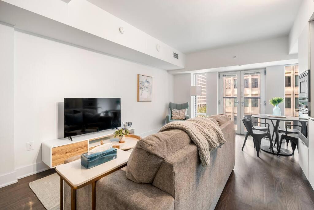 Appartement The Royal Nest In Downtown Toronto!
